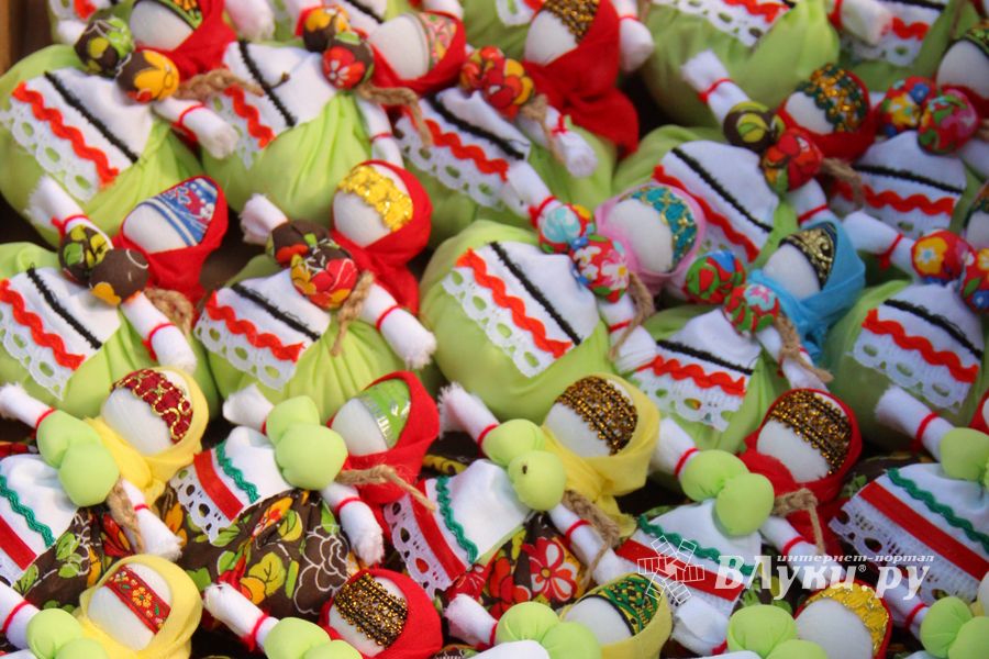 «Куклоград» и «Город мастеров» на праздновании Дня города Великие Луки (ФОТО)