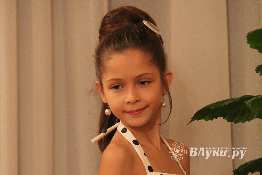 Фотосессия финалисток конкурса «Маленькая красавица Великие Луки 2014»