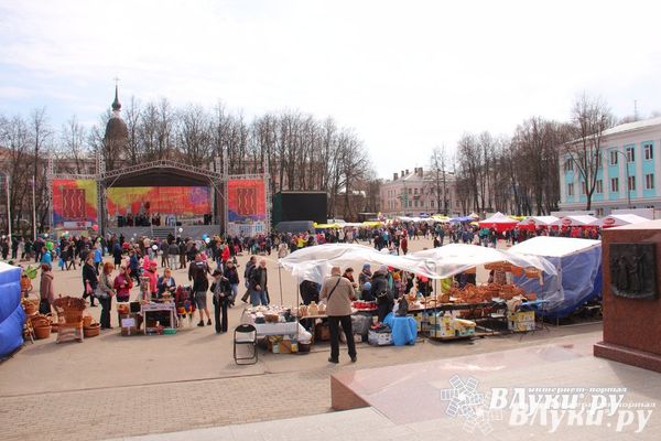 Схема движения городских автобусов в Великих Луках изменится из-за ярмарки