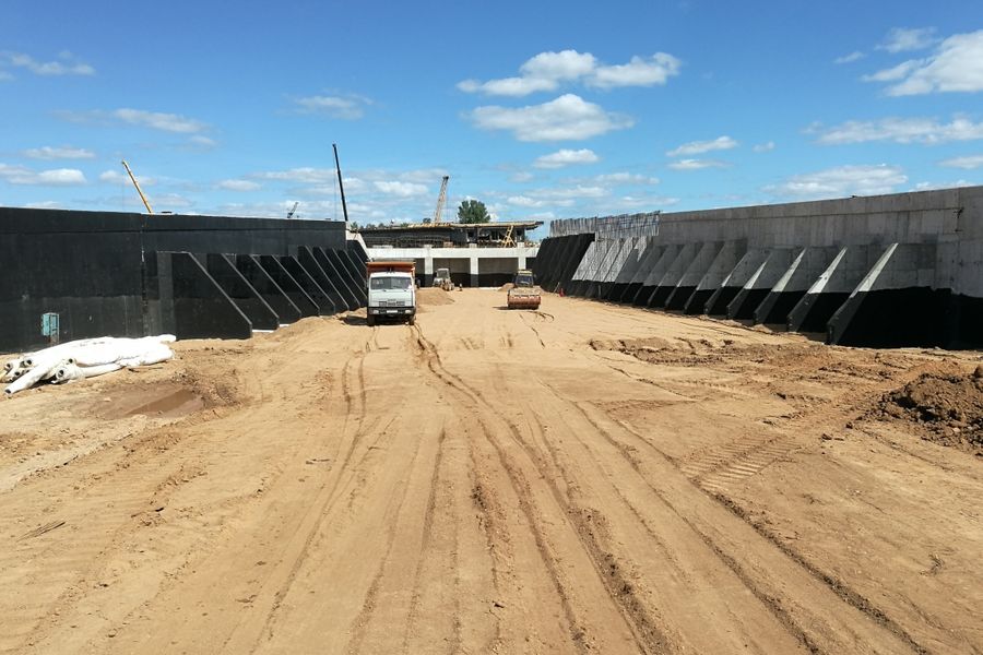 Строители приступили к усилению проезжей части путепровода Великих Лук (ФОТО)