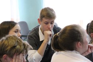 Школьники  отвечали на вопросы о великолукских спортсменах