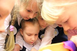 В школе №13 прошёл конкурс «А ну-ка, девочки!» (ФОТО)