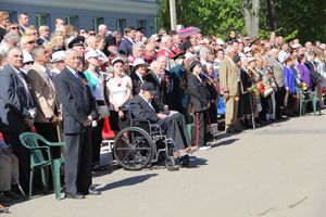 Парад в честь Дня Победы прошел в Великих Луках (ФОТО)
