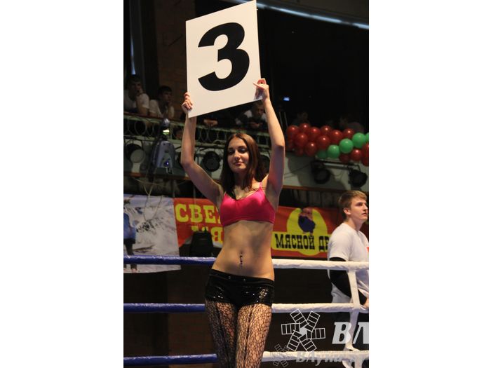 В Великих Луках состоялась матчевая встреча по боксу