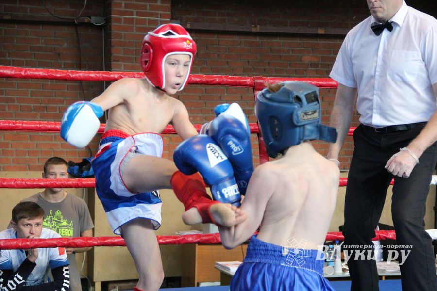 В Великих Луках прошли соревнования по кикбоксингу (ФОТО)