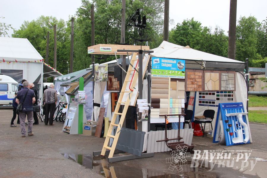 В Пскове проходит 22-ая универсальная выставка (фото)