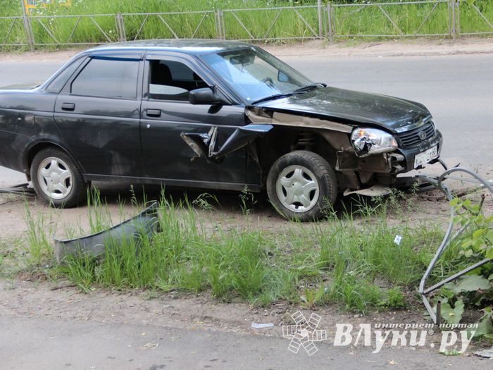 ДТП возле бани «Каменка» в Великих Луках (ФОТО)