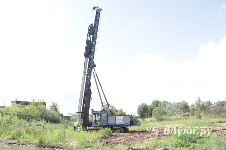 Путепровод: строительная компания петербургская, стройматериалы великолукские (ФОТО)