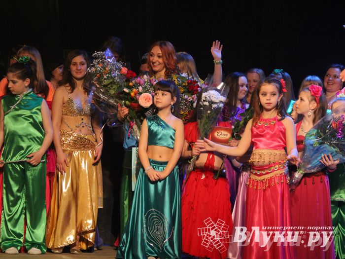 В ДК им. Ленина состоялся отчетный концерт студии восточного танца «Восточные сладости» (фото)
