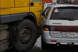  В Великих Луках на площади Калинина опять ДТП (ФОТО)