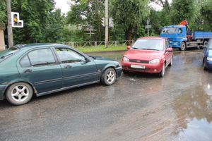 Водители из Питера и Торопца столкнулись в Великих Луках (ФОТО)