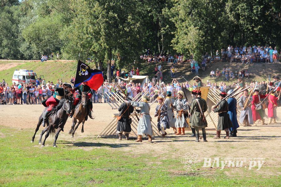 Великолукская Крепость соединила прошлое и настоящее (ФОТО)