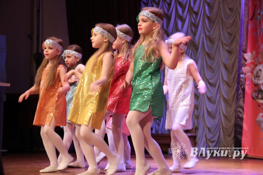 В Великих Луках прошёл «Танцевальный круговорот» для самых юных танцоров (ФОТО)