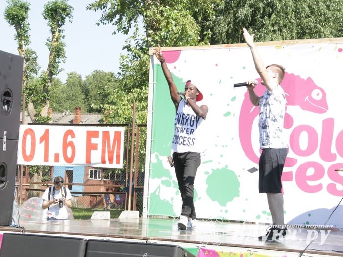 Яркие эмоции «ColorFest» в Великих Луках (ФОТО)
