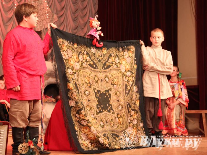 Рождественский концерт ансамбля «Заряница» прошел в Великих Луках (фото)