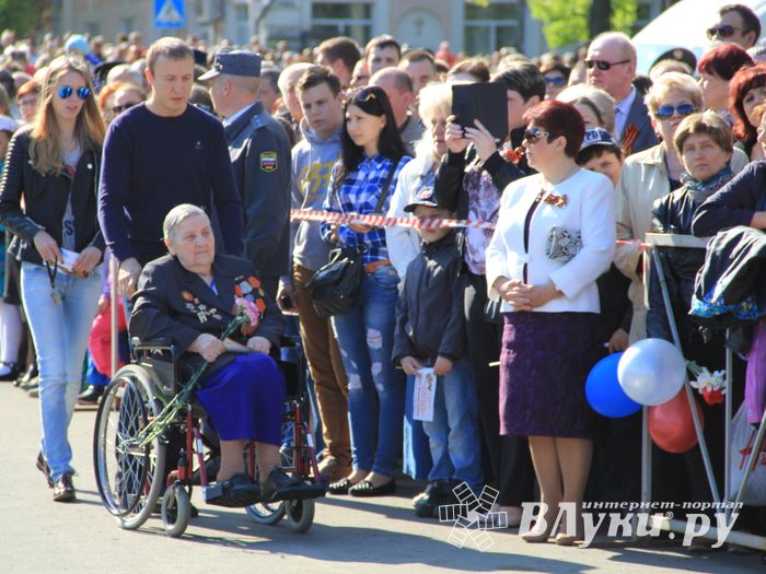 Великие Луки отмечают День Победы