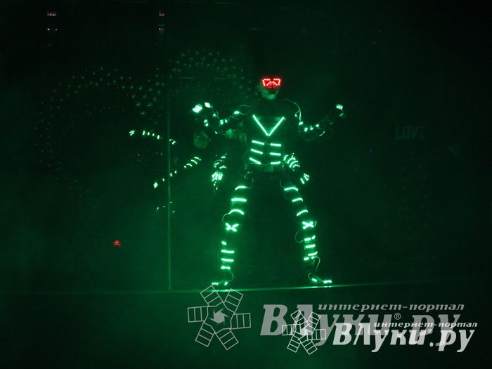 14 февраля в клубе «Хотэй» состоялось ежегодное шоу для влюбленных «Love Story»