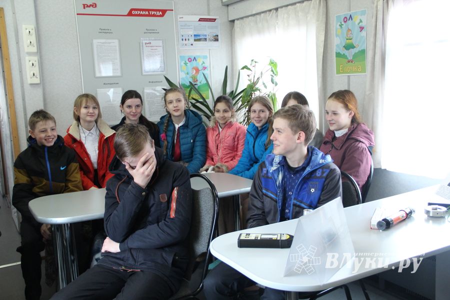 Информационный поезд Октябрьской железной дороги прибыл в Великие Луки