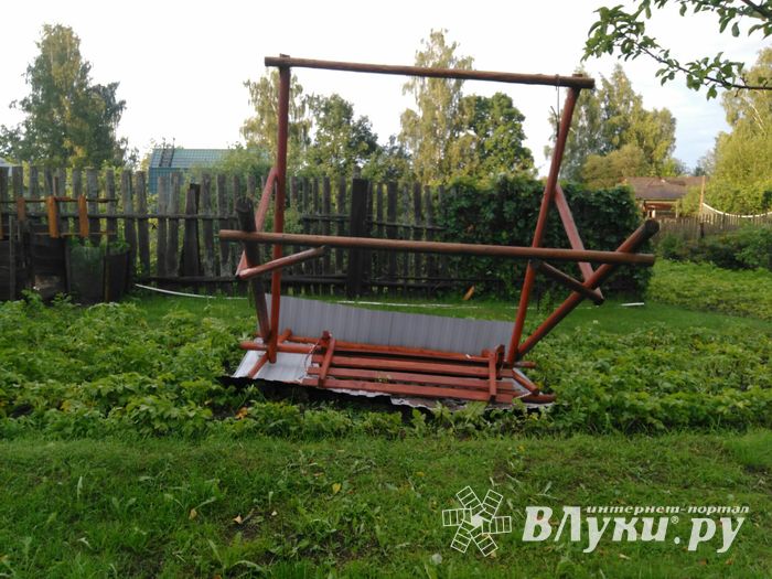 Ураган в Псковской области валил деревья и срывал крыши (ФОТО)