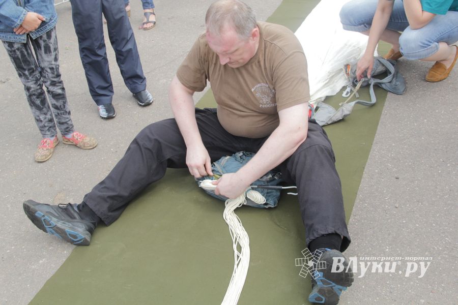 В Великих Луках отмечают День ВДВ (ФОТО)