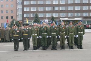 В Великих Луках прошел Военный парад