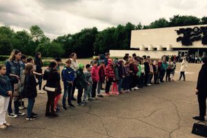 В Великих Луках прошел конкурс детского рисунка на асфальте (ФОТО)