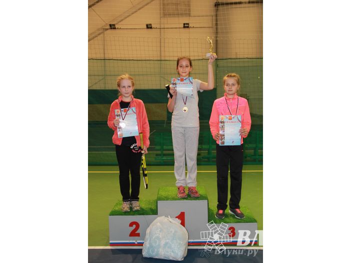 В Великих Луках прошло Первенство по большому теннису (фото)