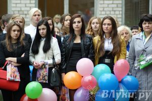 Школы города отметили 1 сентября (фото)