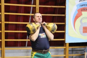 В Великих Луках состоялся Чемпионат по гиревому спорту (фото)
