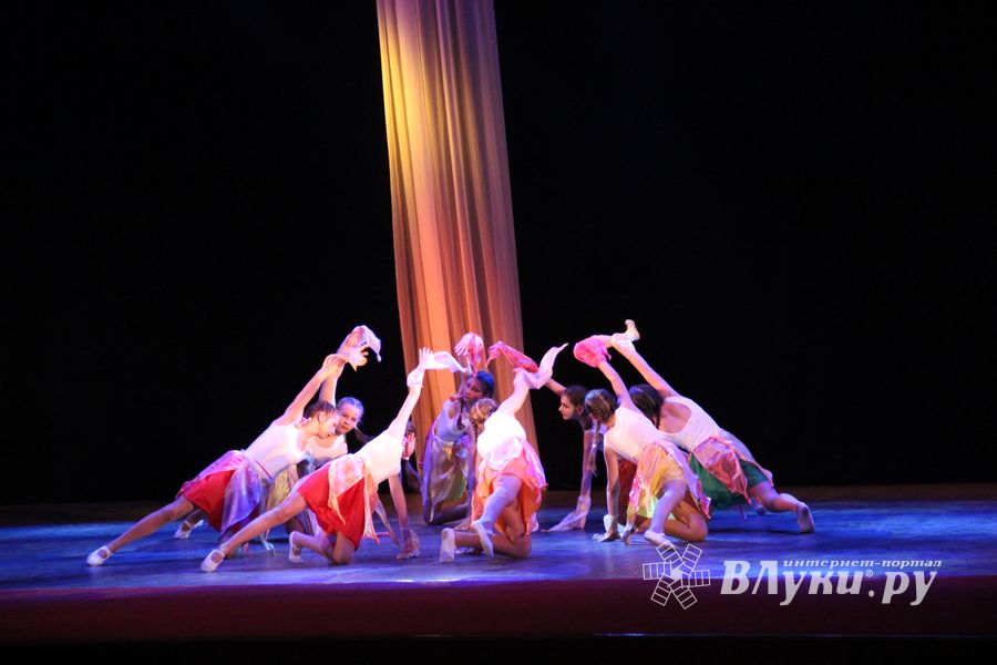 «Великолукская Веснянка» на сцене ДК ЛК