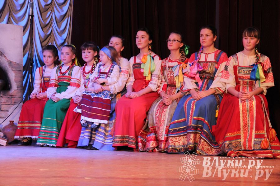  Рождественский концерт ансамбля «Заряница» прошел в Великих Луках (фото)