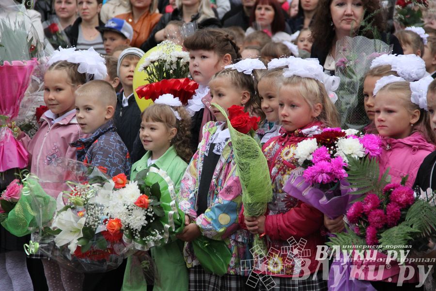 Школы города отметили 1 сентября (фото)