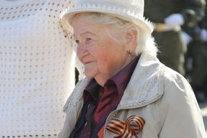 Парад Победы в Великих Луках (фото)