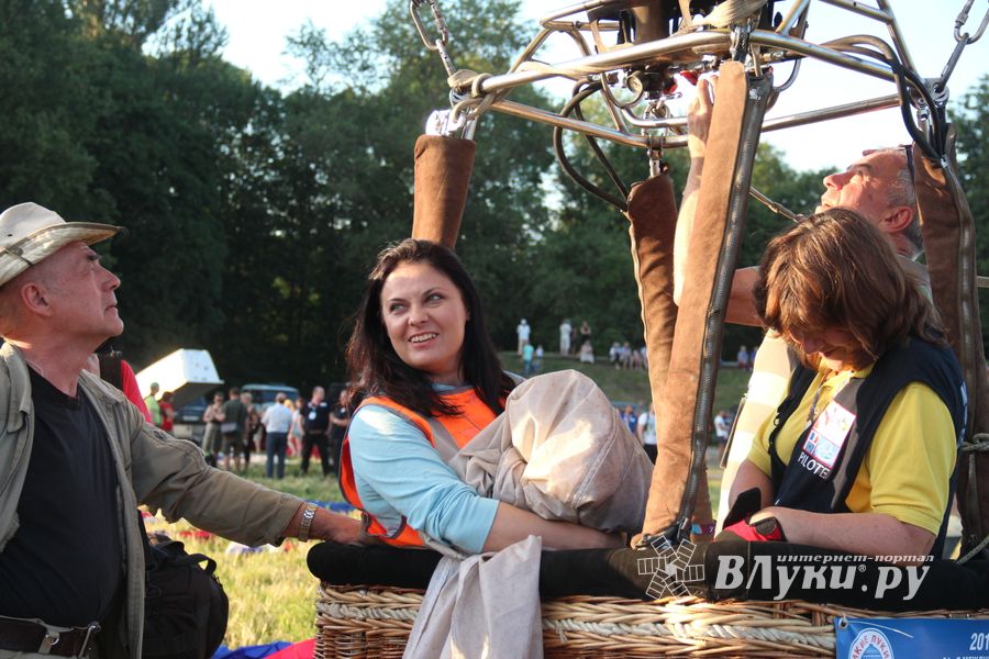 Сегодня вечером аэростаты плыли над городом (ФОТО)