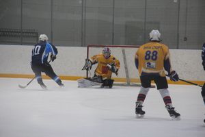 В великолукском «Айсберге» прошли матчи Чемпионата Псковской области по хоккею (ФОТО)