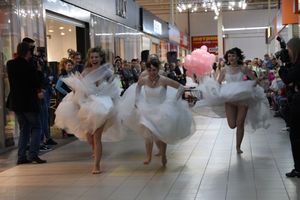 В Великих Луках бегали невесты (ФОТО)