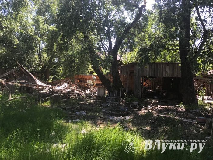 В Великих Луках снесенные дома превращаются в свалки (ФОТО)