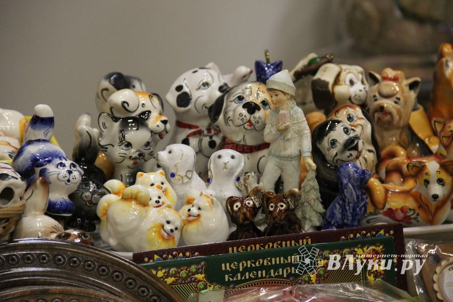 В Великих Луках открылась 8-ая Великолукская универсальная выставка (ФОТО)