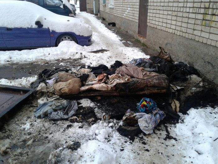 На улице Витебской в Великих Луках произошёл пожар в многоквартирном жилом доме (ФОТО)