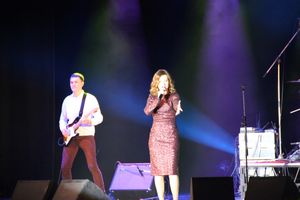 В Великих Луках состоялся концерт Юлии Савичевой (фото)