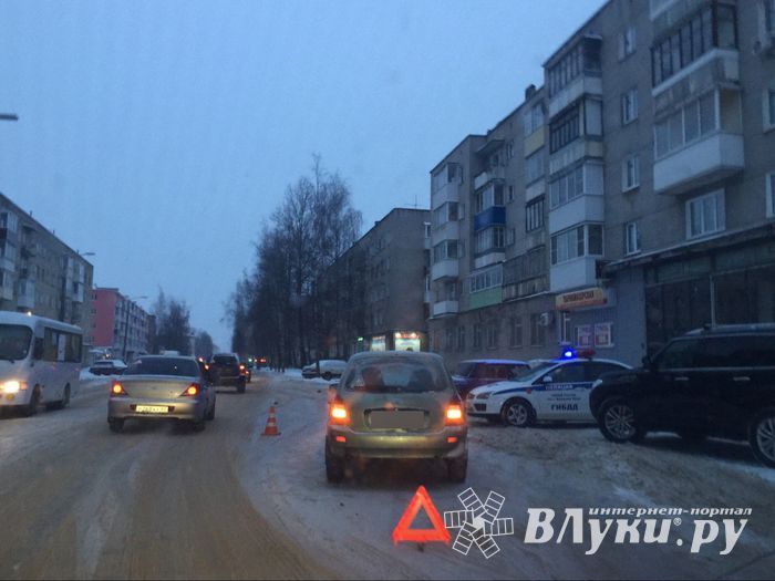 ФОТОФАКТ: ДТП в Великих Луках