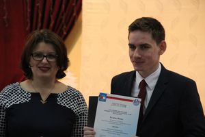 В Великих Луках наградили самых умных школьников 