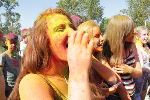 Яркие эмоции «ColorFest» в Великих Луках (ФОТО)
