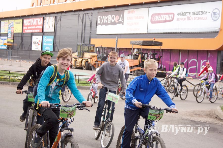В Великих Луках прошёл Всероссийский велопарад (ФОТО)