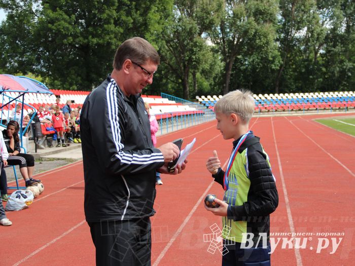 «Кожаный мяч» в Великих Луках