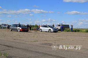 В Великих Луках прошел I этап Открытого чемпионата г. Великие Луки по Drag Racing (фото)