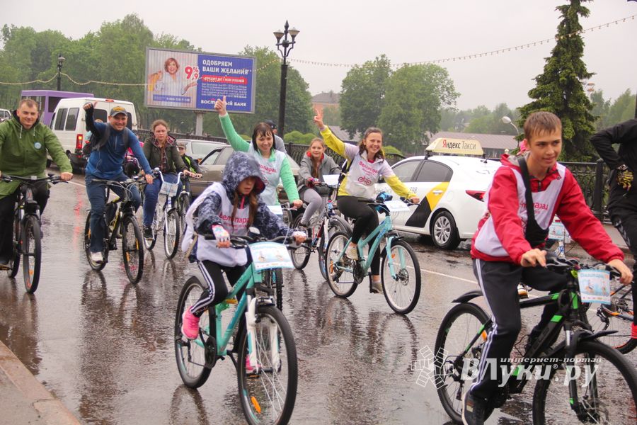 Зигзаг здоровья выполнили великолукские велосипедисты (ФОТО)