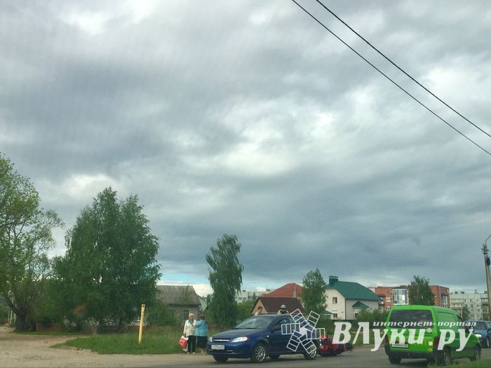 В Великих Луках произошло ДТП (ФОТО)