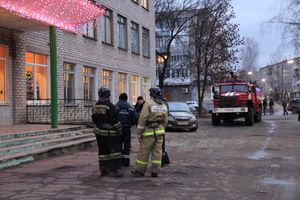 Великолукская школа №5 эвакуирована из-за возможности теракта (фото)