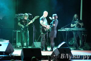 В Великих Луках состоялся концерт Дениса Майданова